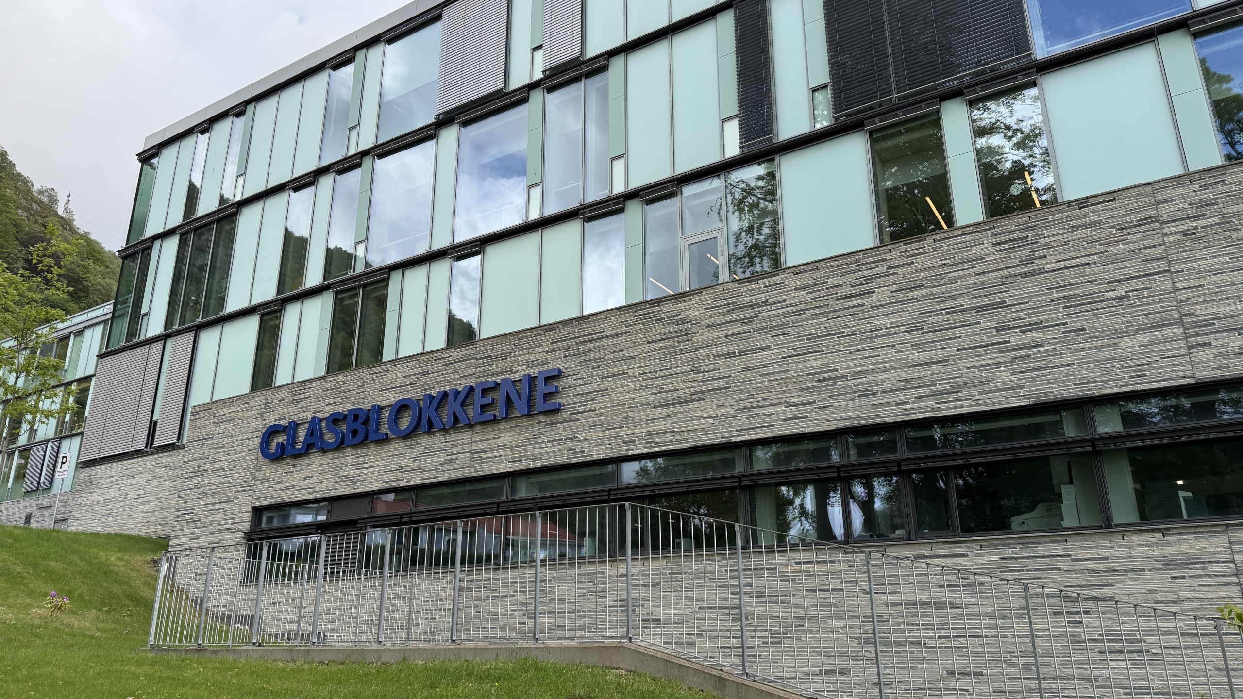 Forsiden på Glasblokkene - en del av Haukeland Universitetssykehus